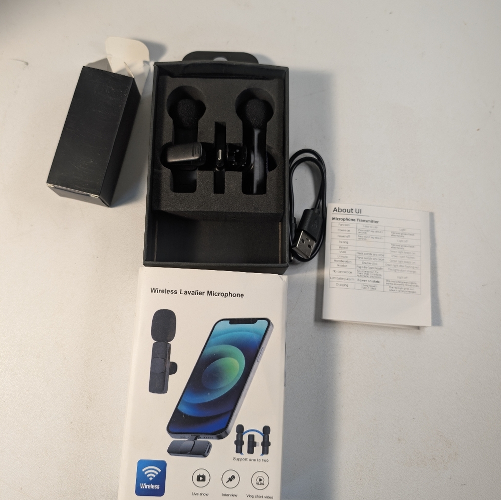 PQRQP 2 Pack Wireless Lavalier Microphone for iPhone iPad,Wireless